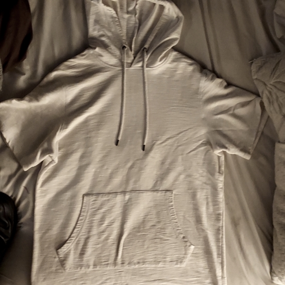 Men's Medium George brand Short Sleeve Long Length Pocketed Hooded Shirt
